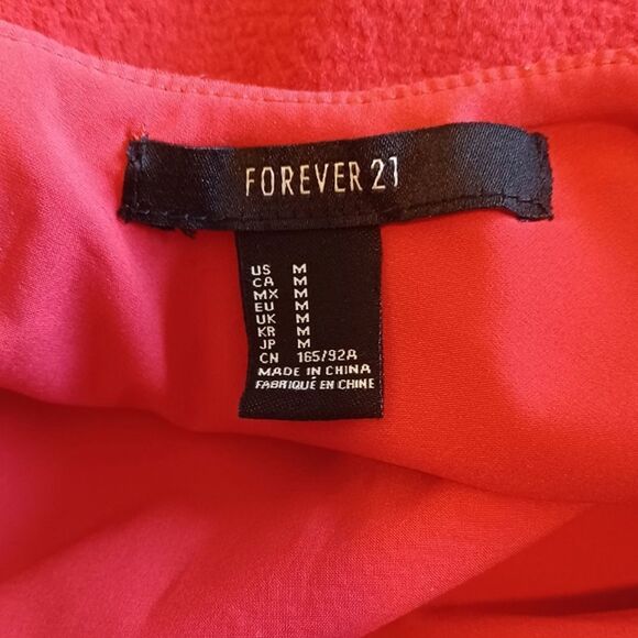 Red dress - Picture 3 of 3